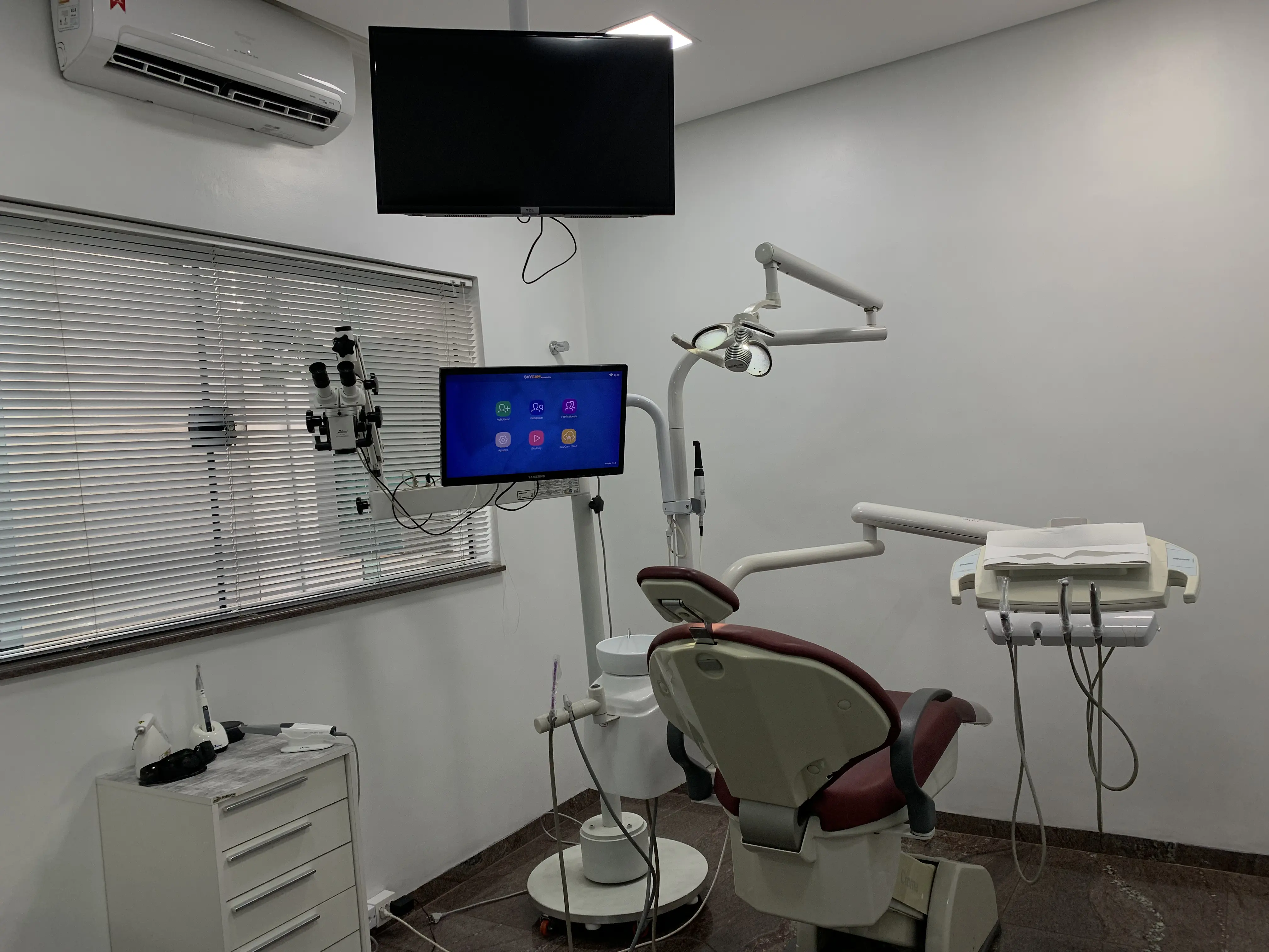 Sala de atendimento do Dr. Carlos Meloni